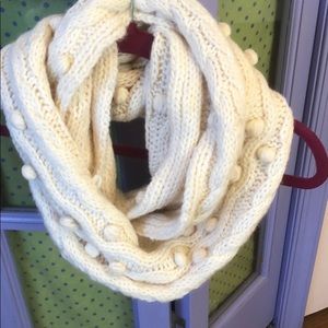 COPY - Cuddly Abercrombie and Fitch infinity Scar…